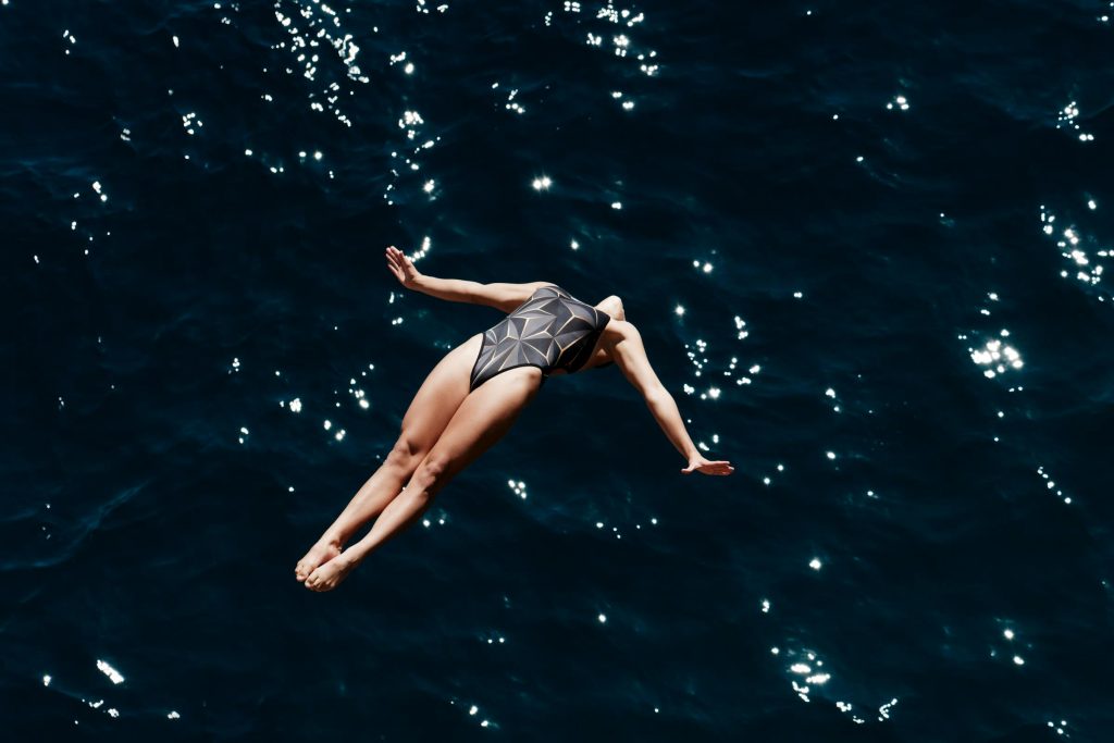 Exploring Lucrative Careers in Greece: A Deep Dive into Industries Dominated by Titan Cement and Public Power Corporation - Melhores oportunidade de emprego na Grécia