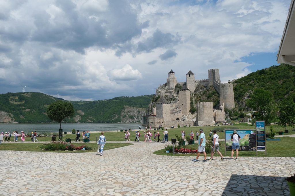 From Fiat Chrysler to Erste Bank: Exploring the Most Promising Career Paths in Serbia - Melhores oportunidade de emprego na Sérvia