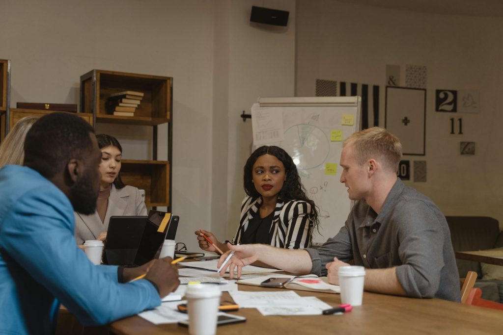 Navigating Your Future: The Best Companies to Work for in the Emirates - melhores oportunidade de emprego nos Emirados Árabes Unidos